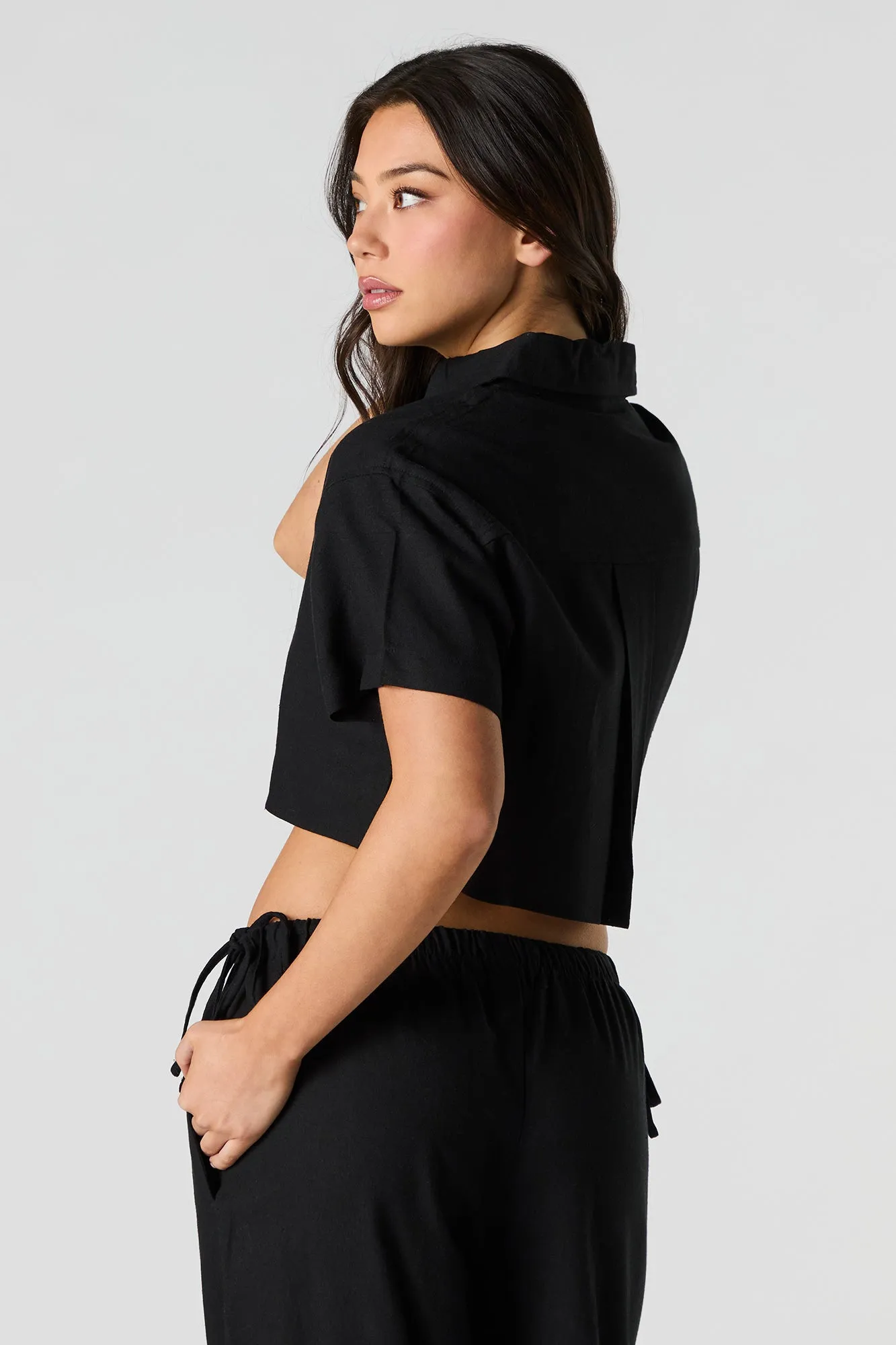 Linen-Blend Cropped Button-Up Short Sleeve Top