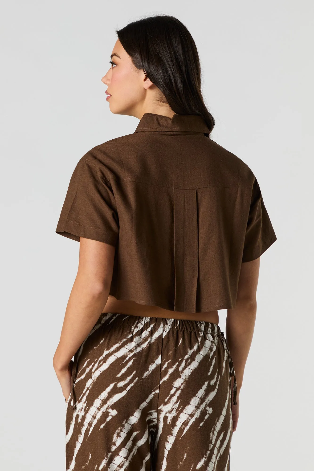Linen-Blend Cropped Button-Up Short Sleeve Top
