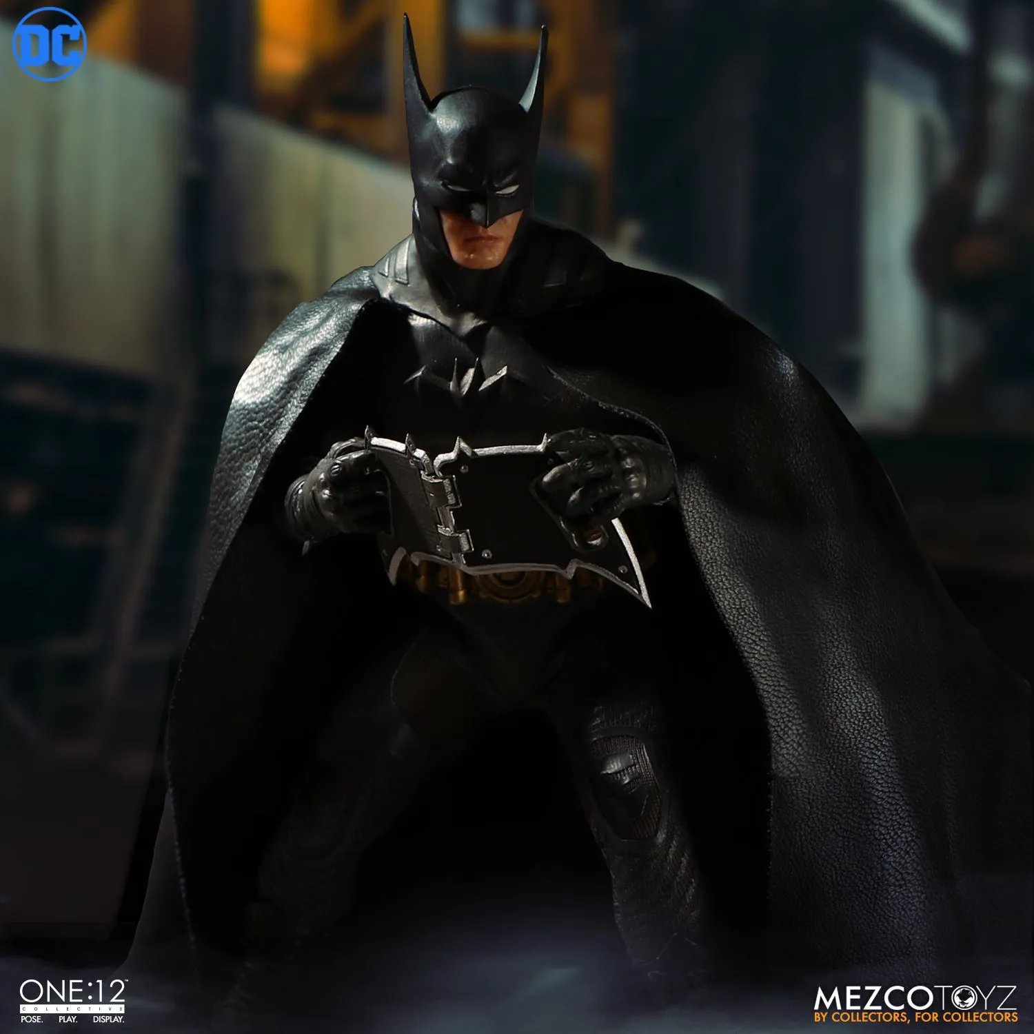 Mezco Toyz ONE:12 Collective: Ascending Knight Batman Action Figure