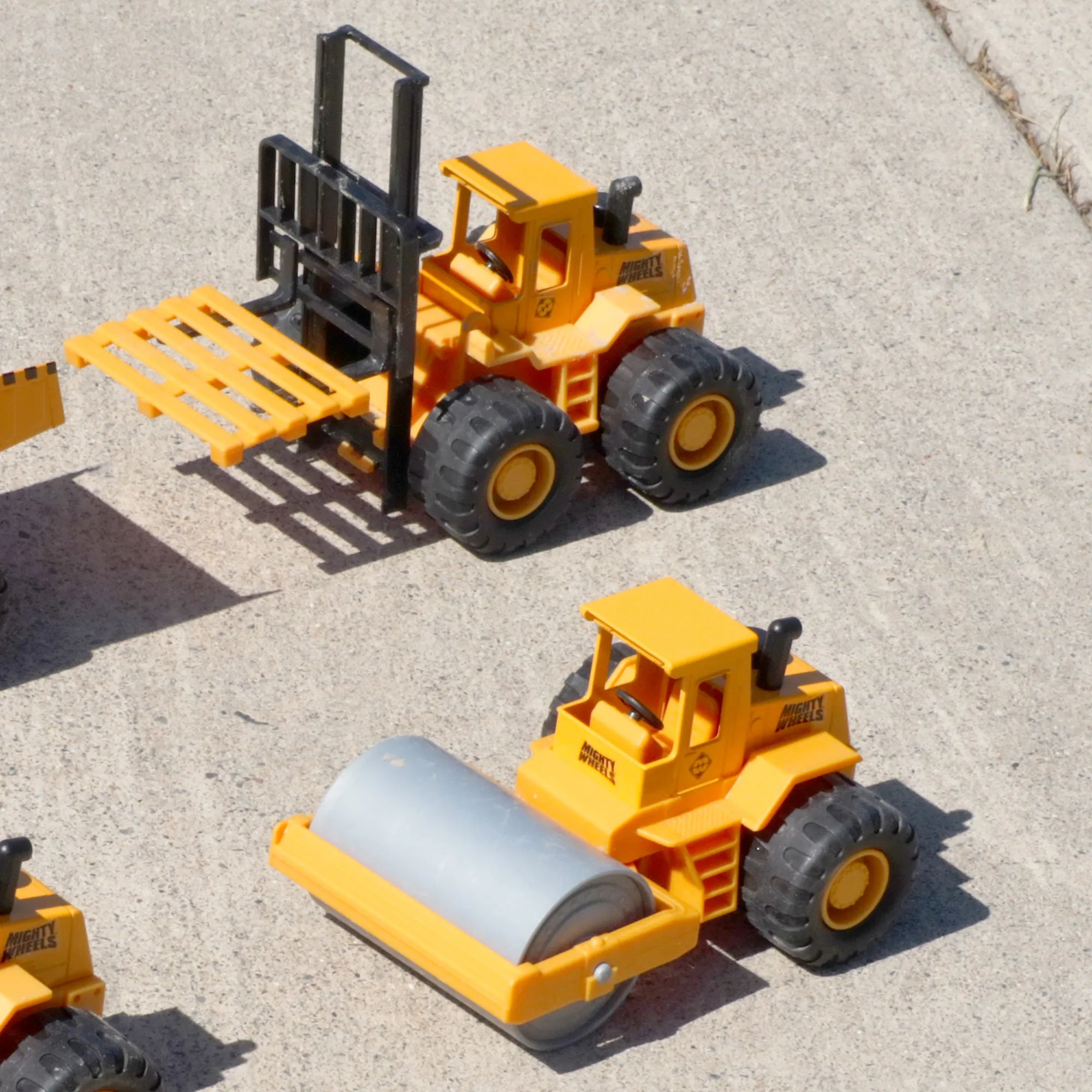 Mighty Wheels Construction Duo Set - 7" Roller & Forklift Play Vehicles