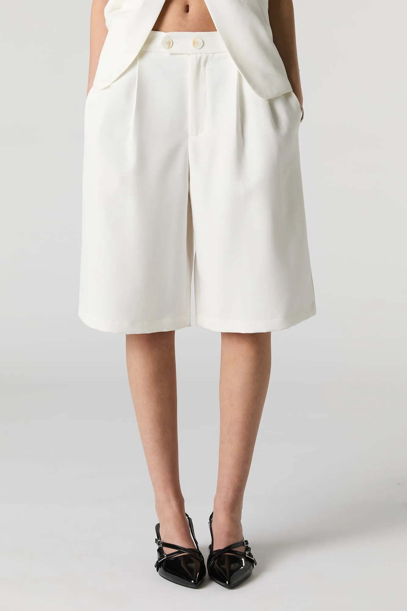 Pleated Bermuda Short