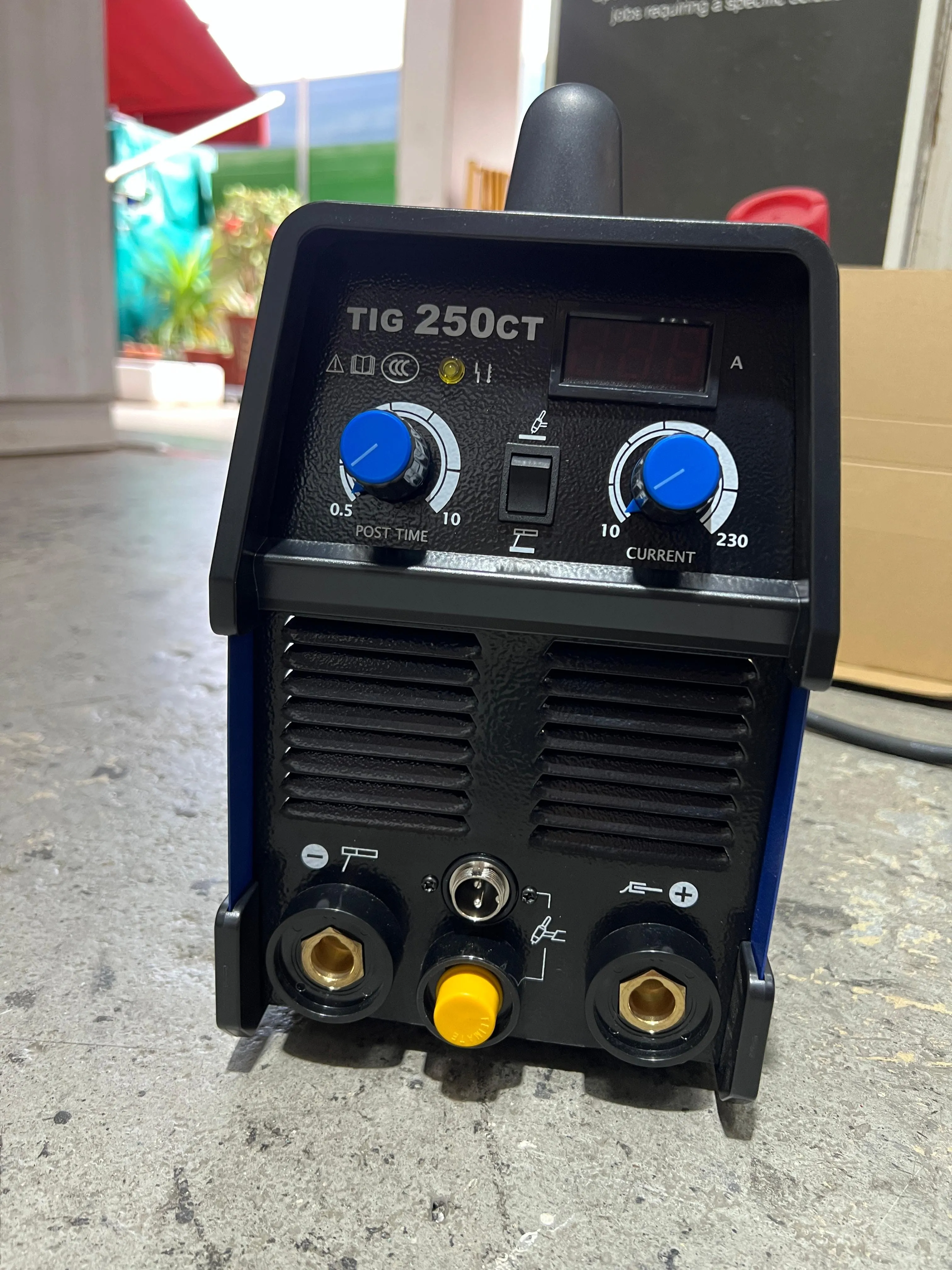 Riland Welding Machine TIG250CT C/W 8m Wp26 Torch And Welding Cable | Model: W-TIG250CT-R